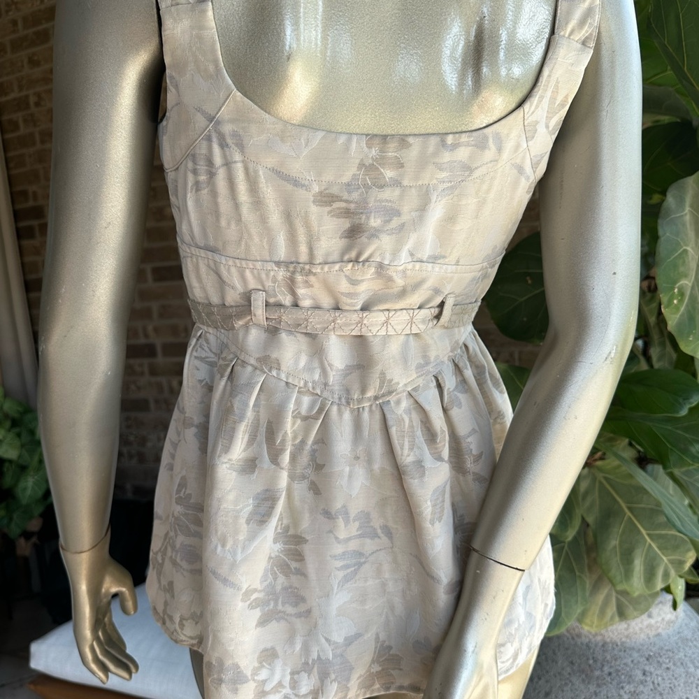BCBGirls-Tapestry Peplum cinched waist Top-Xs UNIQUE! - Picture 3 of 4